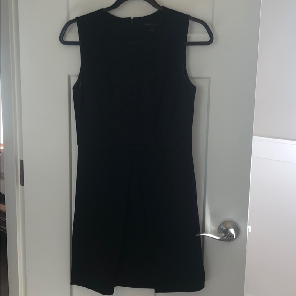 👗 - Picture 2 of 8